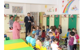 Cadouri de Moș Nicolae copiilor din grădinițe - 6 decembrie 2017